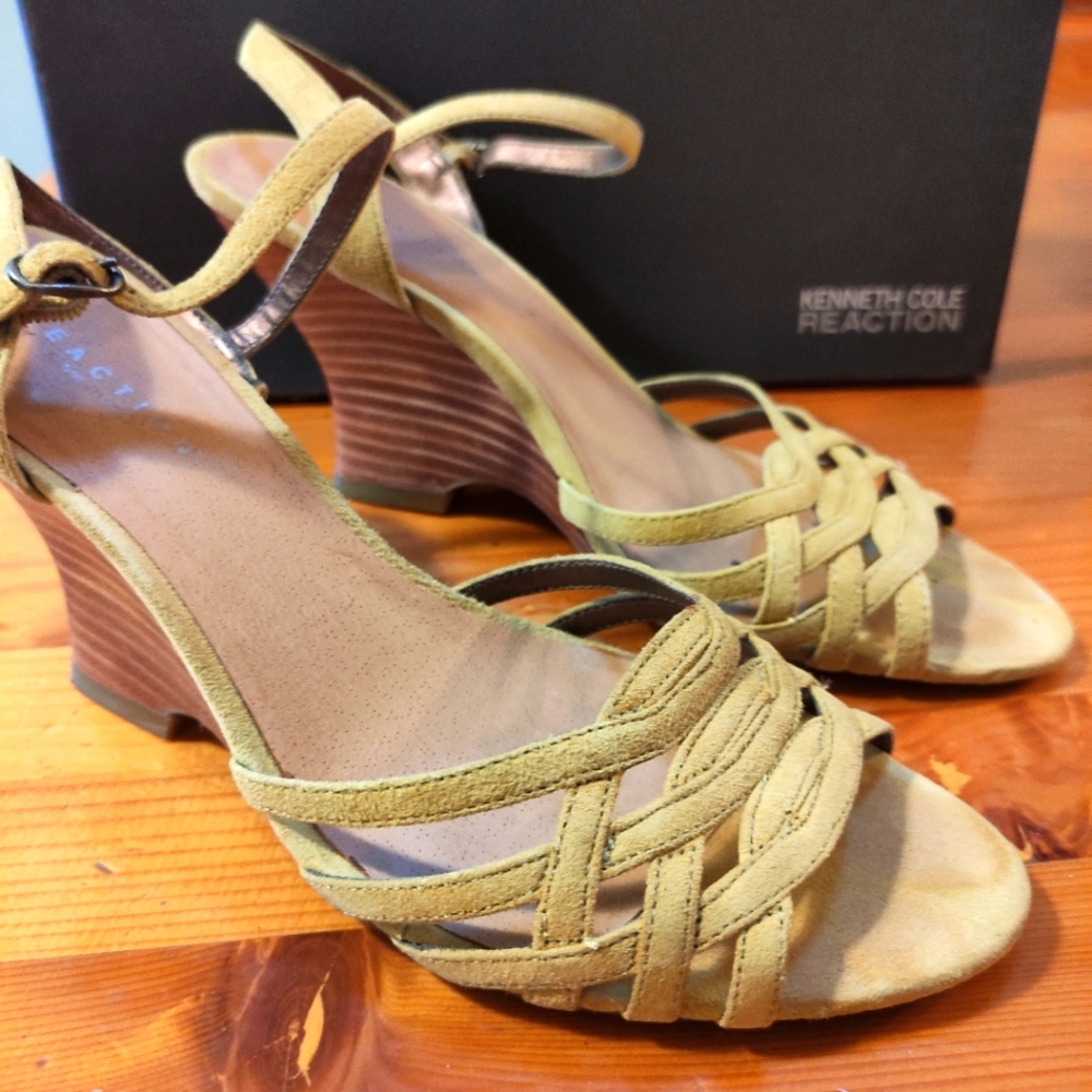 KENNETH COLE Silver Lining Sandal